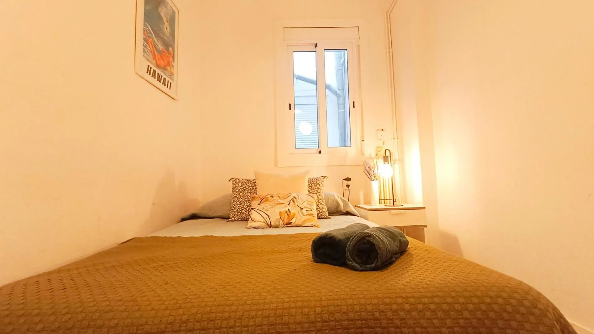 Private Rooms In Heart Of Barcelona Hostel