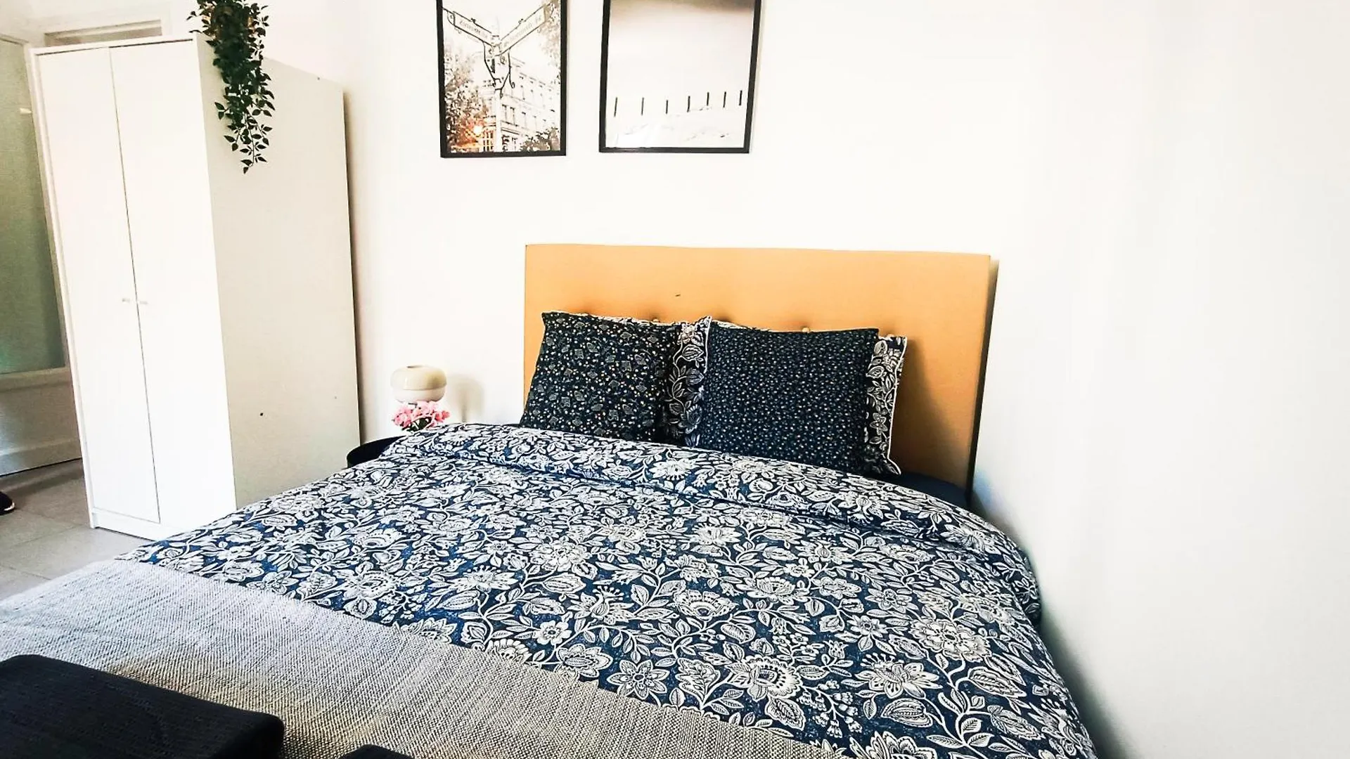 Hostel Private Rooms In Heart Of Barcelona Spain